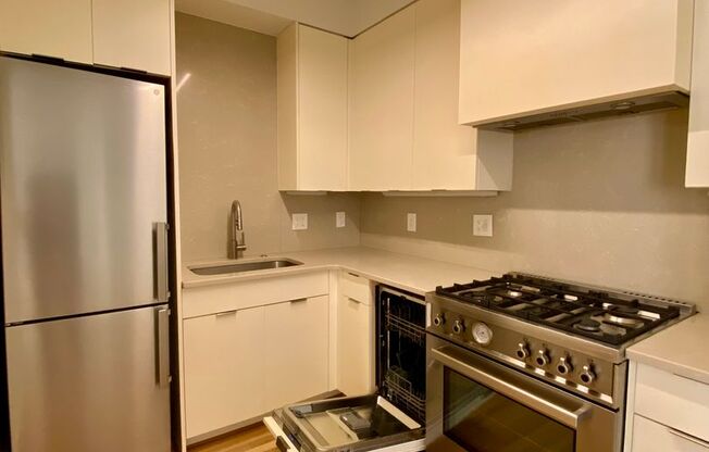 1 bed, 1 bath, 475 sqft, $1,757, Unit 800-11