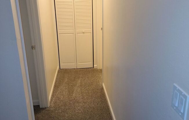 1 bed, 1 bath, 517 sqft, $525, Unit 413