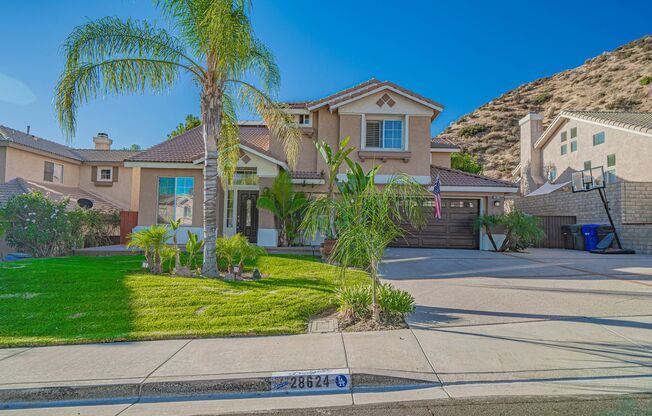 Spacious 4-Bedroom Castaic Home with Modern Comforts for Rent!