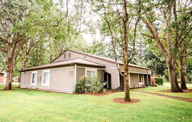 Steilacoom Apartments - Harbor Oaks Apartments - Exterior