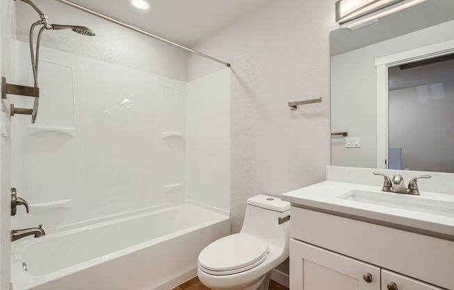2 beds, 1.5 baths, 900 sqft, $2,195, Unit Unit 13