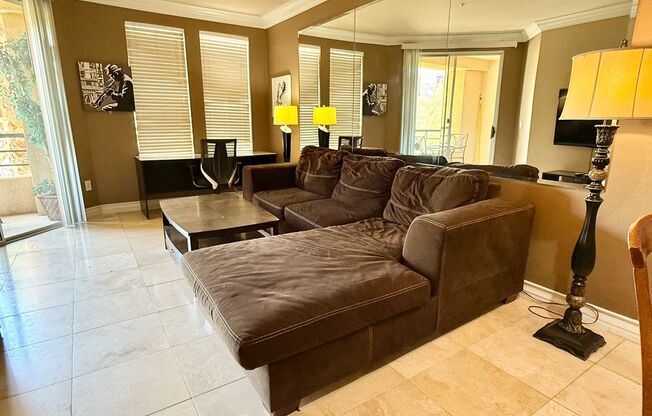 Meridian FURNISHED 2 BDR /2 BATH Luxury Condo - RESORT STYLE LIVING, 1-1/2 Blocks From The Heart Of Strip!