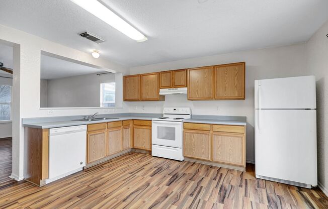 ***MOVE-IN SPECIAL: ONE WEEK FREE***Private Cul-de-Sac Living in Desirable Bridgewood