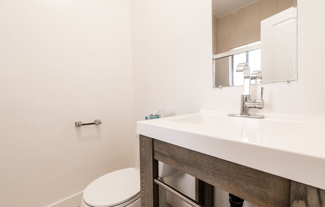 1 bed, 1 bath, 700 sqft, $1,750, Unit 201