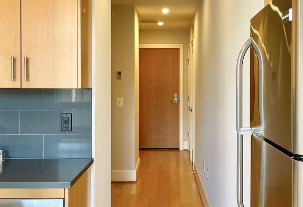 1 bed, 1 bath, $2,500, Unit 806