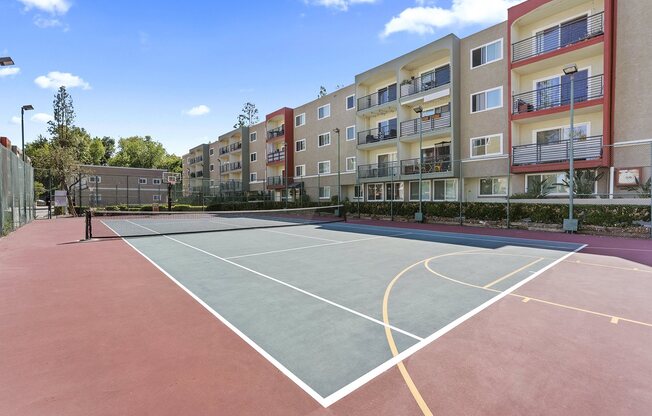 Basketball and Tennis Court Woodland Hills Apartments