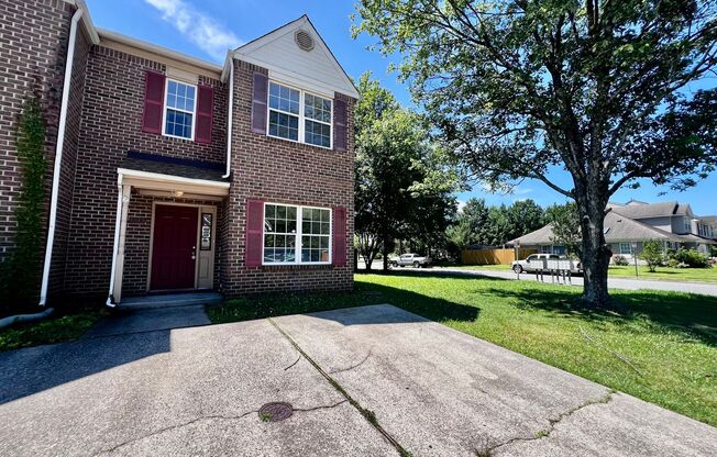 Newly remodeled 3 bed 2.5 bath townhome in Chesapeake