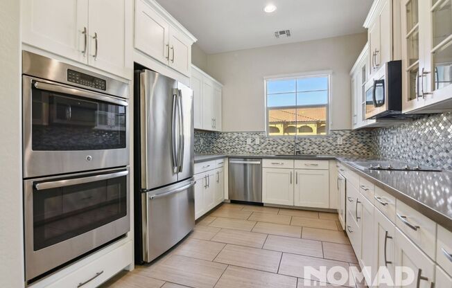 Stunning 3BR Townhouse in North Scottsdale