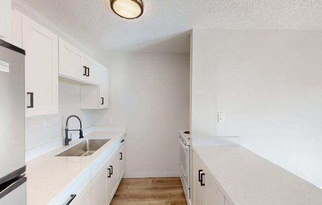 2 beds, 1 bath, 800 sqft, $1,490, Unit 1712-4