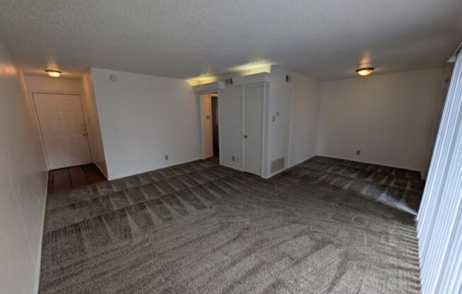 1 bed, 1 bath, 784 sqft, $850, Unit 35-B