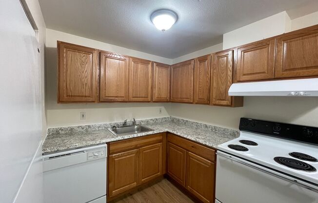 2 beds, 1 bath, 950 sqft, $1,395, Unit 6