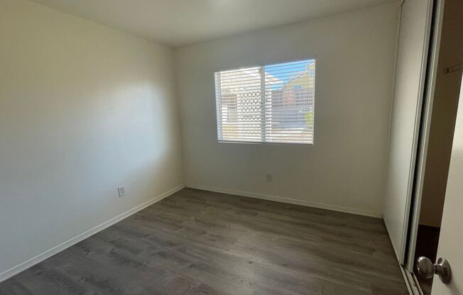 Victorville- 3 bedrooms, 2 bathrooms, New Interior Paint, New Laminate flooring, Fireplace,