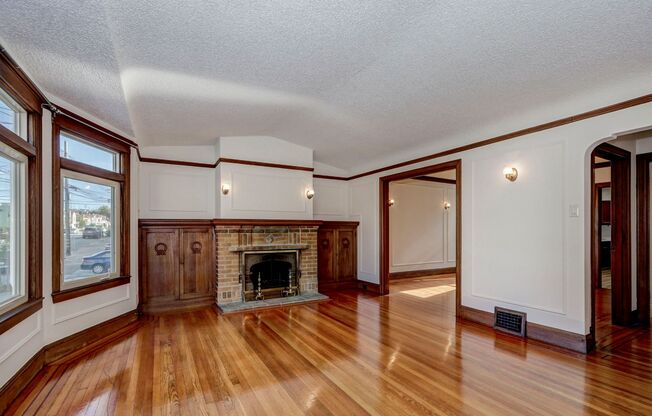 3BR/2BA Pet-Friendly Sunset District Home with Private Backyard & 2-Car Garage | YouTube Tour