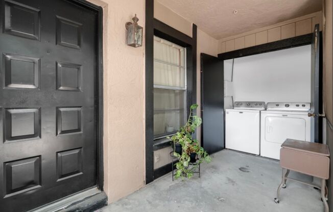 Beautiful 2 bedroom/2 bath Condo