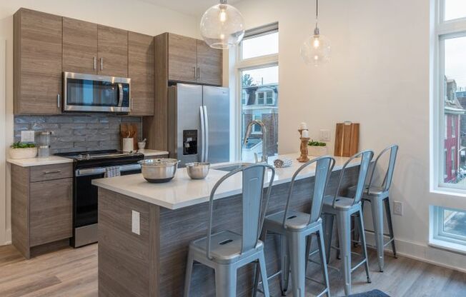 2 beds, 2 baths, 1,000 sqft, $1,800, Unit 210
