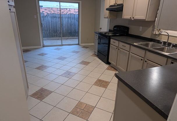 3 bedroom home in Northside Terrace