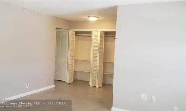 1630 N 25 AVE