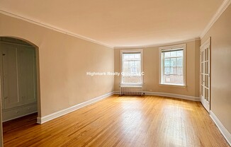 913 Elmwood Ave