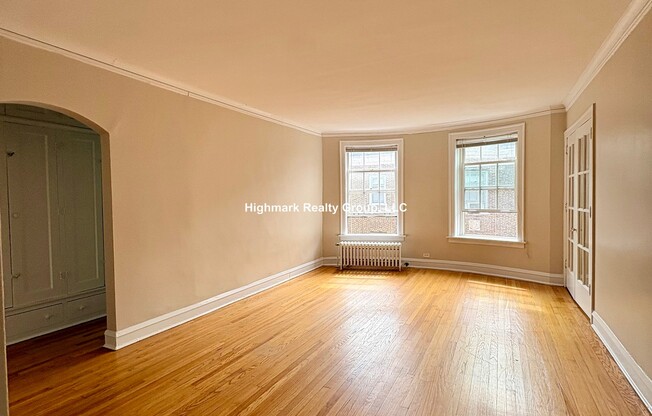 913 Elmwood Ave