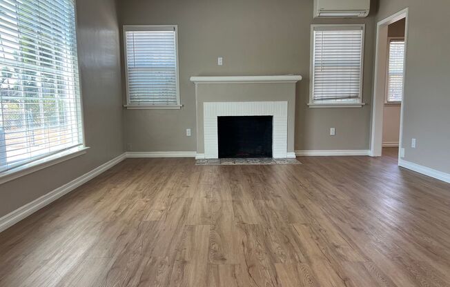 3 beds, 2 baths, 1,264 sqft, $3,200