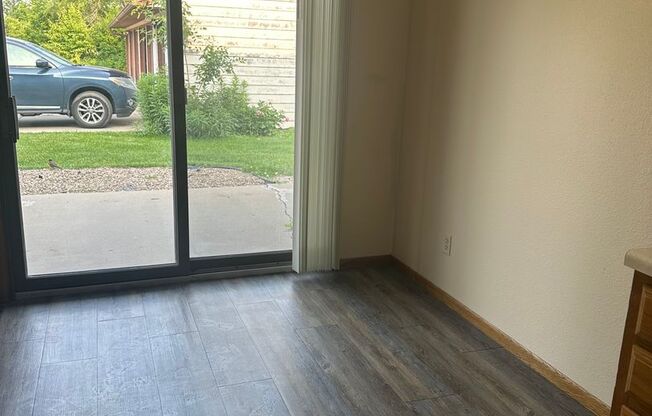 2 beds, 1 bath, $1,025, Unit 1160 - 2