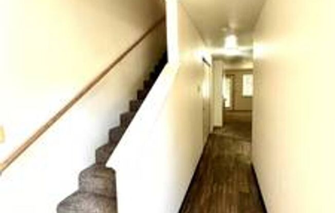 2 beds, 1.5 baths, 900 sqft, $1,575, Unit 3701-02