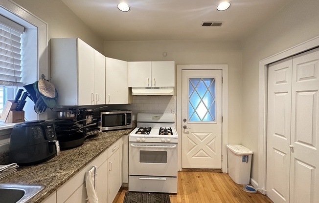 2619 GREENLEAF