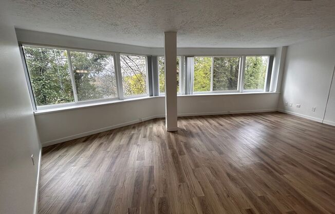 2 beds, 2 baths, 990 sqft, $1,650, Unit 209