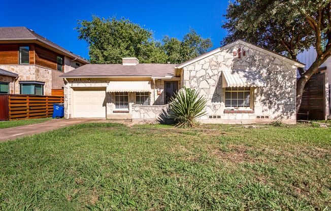 Austin Stone Cottage in Stonewall Park