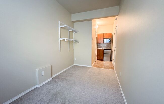 Studio, 1 bath, 137 sqft, $1,195, Unit 8C