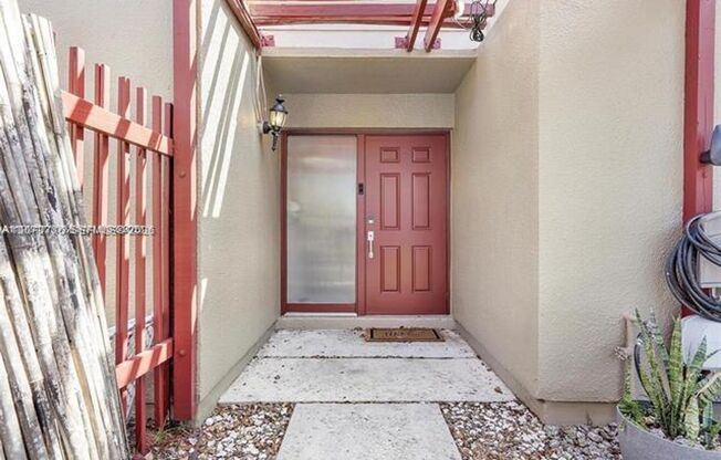 1281 W Fairway Rd th 1281, Pembroke Pines, FL 33026