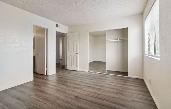 3 beds, 2 baths, $1,595, Unit # 2081