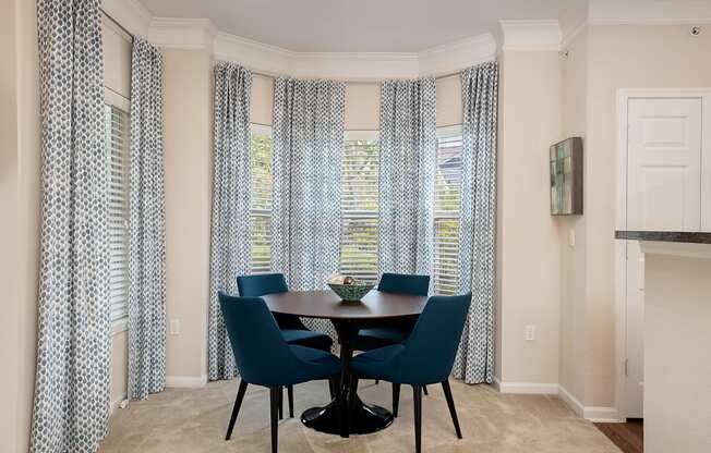 Carrington Place at Shoal Creek - Dining nook area
