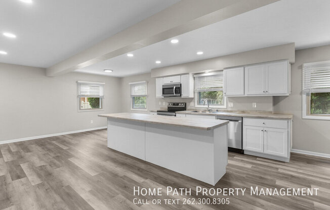 1412 COTTONWOOD DR
