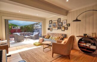 Beautiful 3 BD, 2 BA Home in Bird Rock featuring Spacious Yards! 92037