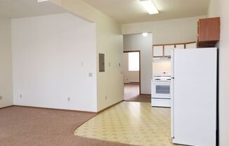 2 beds, 1 bath, $845, Unit 3