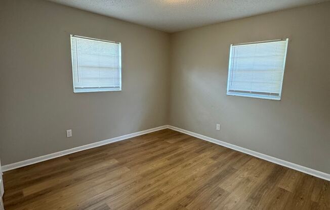 4 beds, 1 bath, $1,135