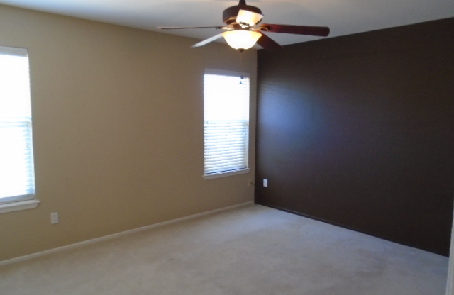 3 beds, 2 baths, $1,495