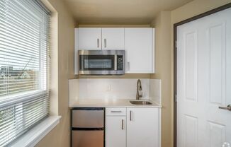Studio, 1 bath, 180 sqft, $1,199, Unit Unit 406