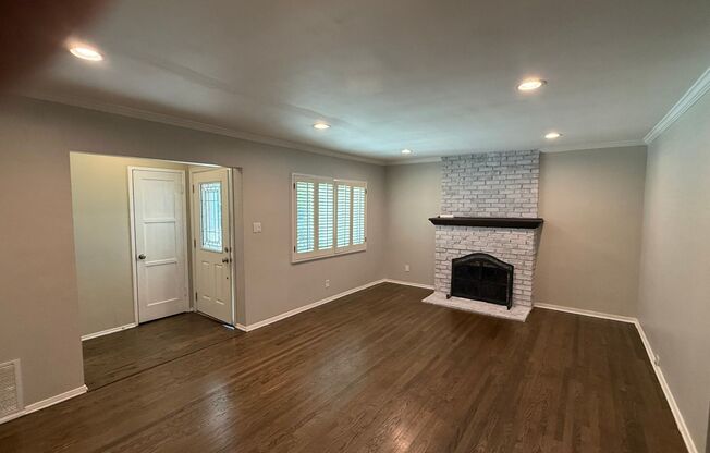 Lovely 3 Bedroom House w/ Finished Garage