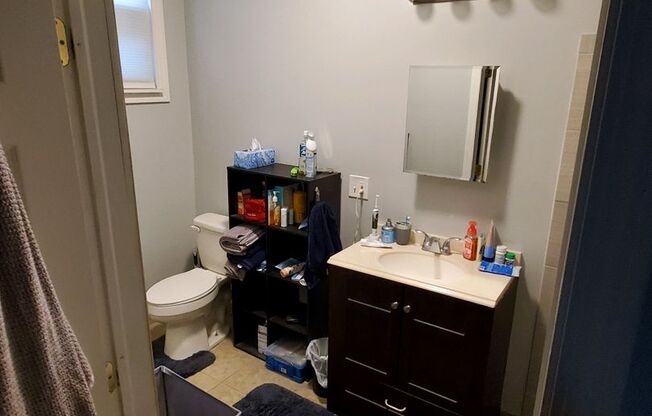 1 bed, 1 bath, 550 sqft, $1,100, Unit #102 (2)