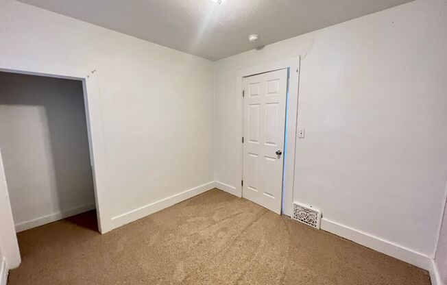 2 beds, 1 bath, $950, Unit 614 North 30th St Unit 3