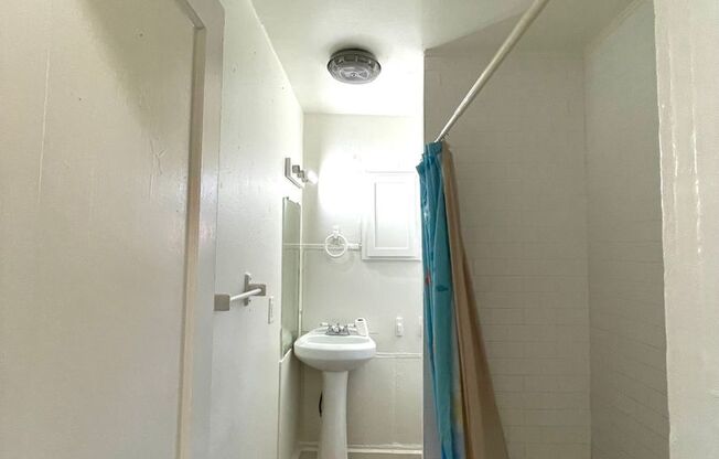 Cedar Crest Home 2 Bed, 1 Bath with Studio/Office Space