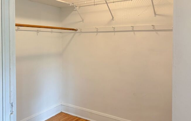 Studio, 1 bath, 400 sqft, $952, Unit 612 - 103