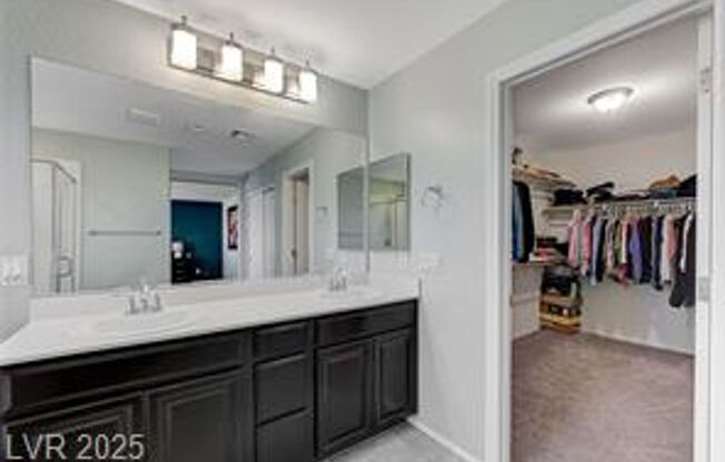 Stunning 3 Bedroom 2.5 baths ready to be called home!