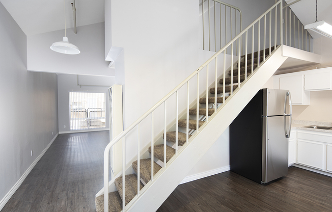 1 bed, 1 bath, 1,000 sqft, $2,450, Unit 439