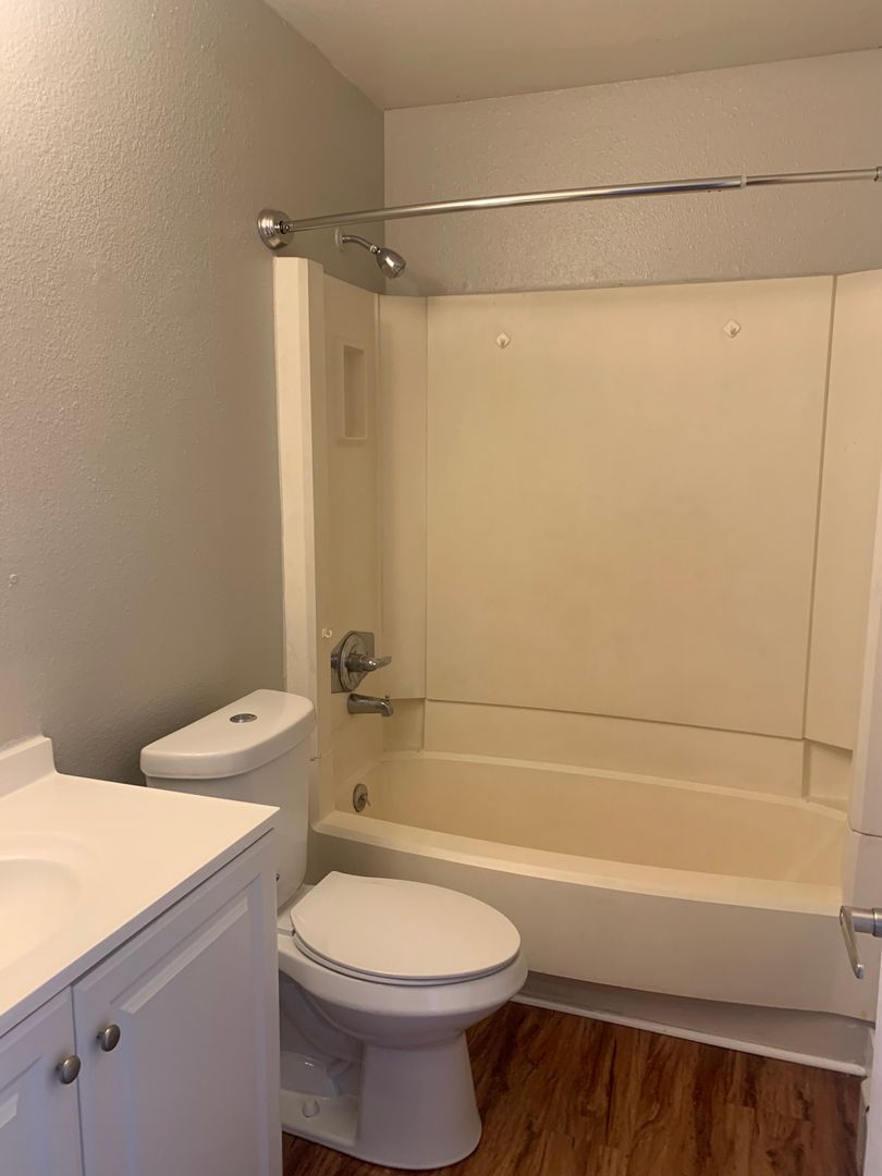 116 Camelot Ct