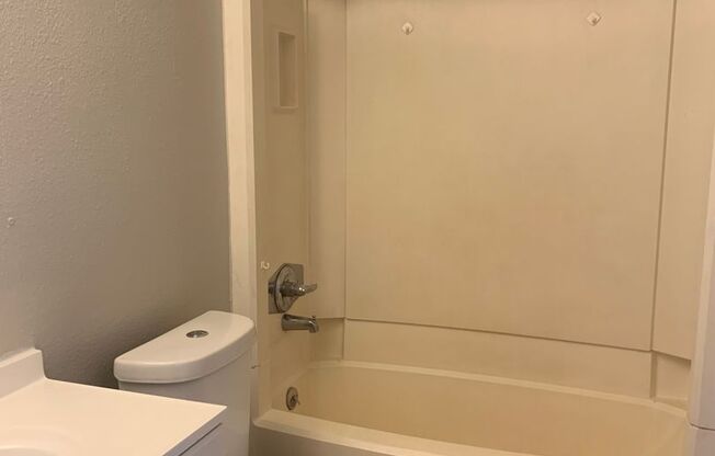 116 Camelot Ct