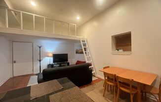 2 beds, 1 bath, $1,600, Unit 1R