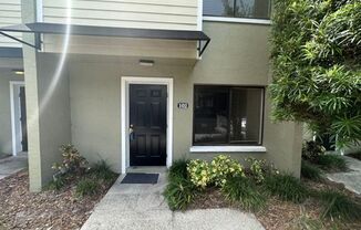 2 bed 1.5 Bath I2 Story Townhouse In Gated Community In Bradenton!
